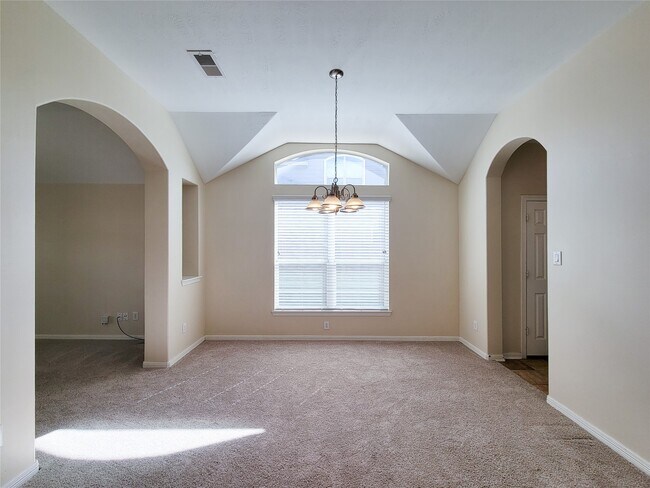 Foto del edificio - 25219 Piney Heights Ln