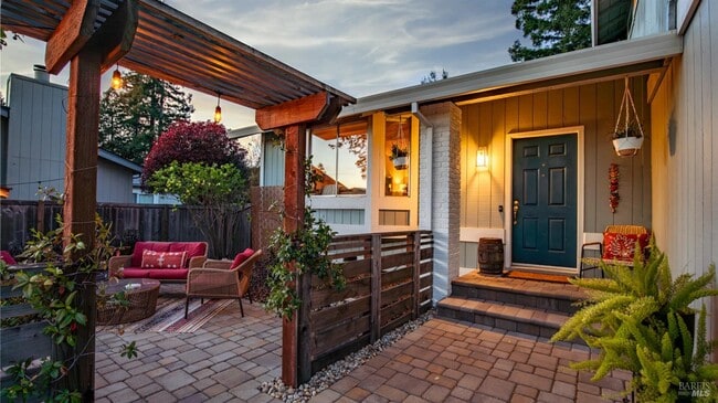 Building Photo - 5270 Arnica Way