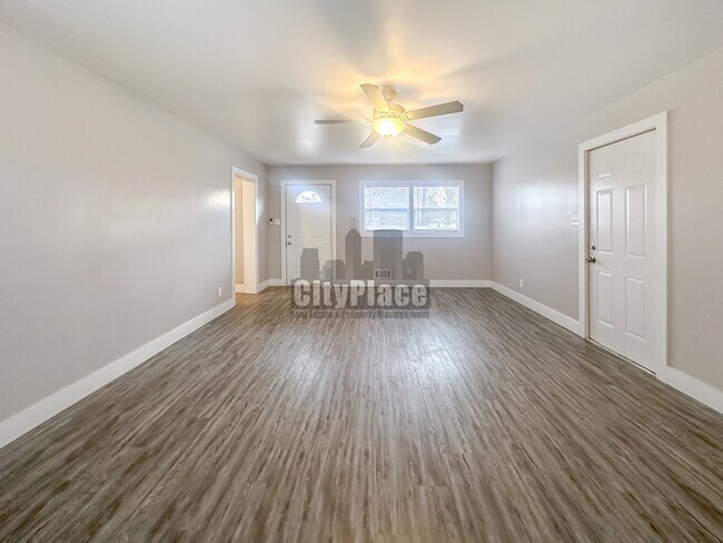 Building Photo - 4550 S Keystone Ave