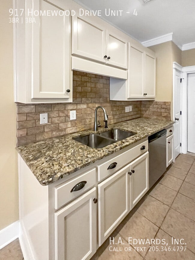 Building Photo - 917 Homewood Dr