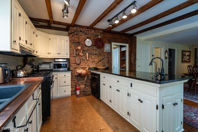 Building Photo - 3 br, 2.5 bath House - 49 Sheafe St