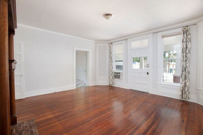 Building Photo - 1 bedroom in Deland FL 32720
