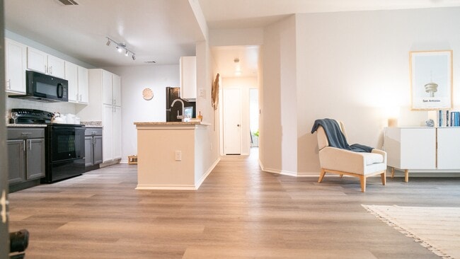 Building Photo - The Palmera on 3009