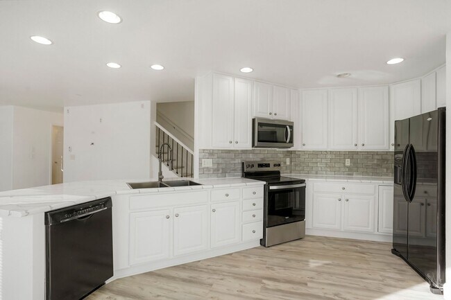 Foto del edificio - Charming 4BR House in Parker – $2,000 off ...