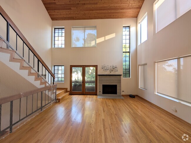 Building Photo - 12815 Caswell Ave