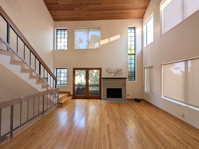 Building Photo - 12815 Caswell Ave