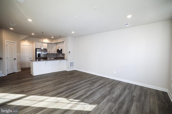 Foto del edificio - 2263 WOODLAND GAP Ter