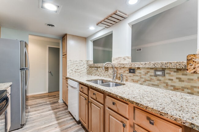 Building Photo - 570 Avenue J Ave