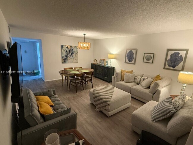 Foto del edificio - 401 Golden Isles Dr