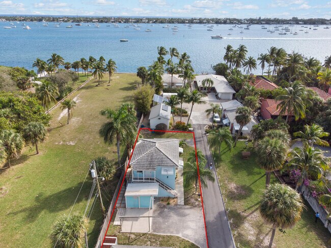 Building Photo - 4916 N Flagler Dr