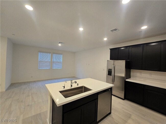 Foto del edificio - 375 Powell Crst Dr