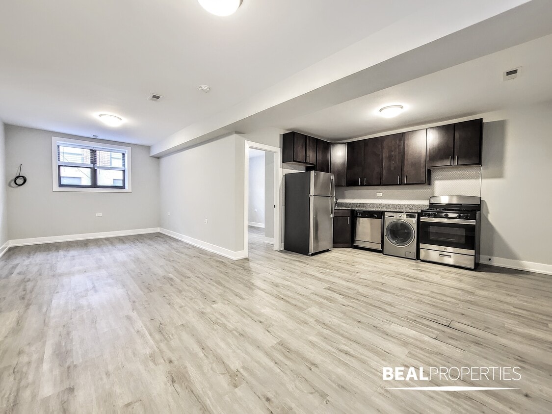 Photo - 819 W Waveland Ave (Chicago, IL)
