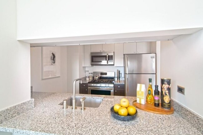 Foto del edificio - 1 bedroom in LONG ISLAND CITY NY 11101