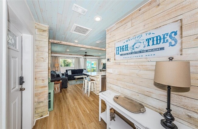 Building Photo - 150 Beach Ave