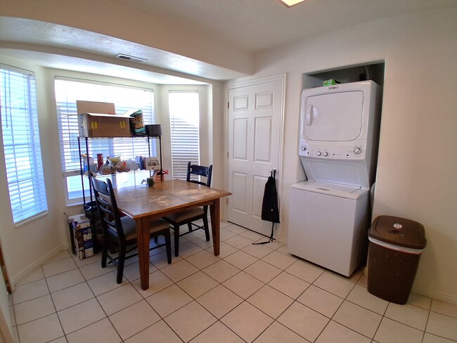 Building Photo - 879 E 350 N