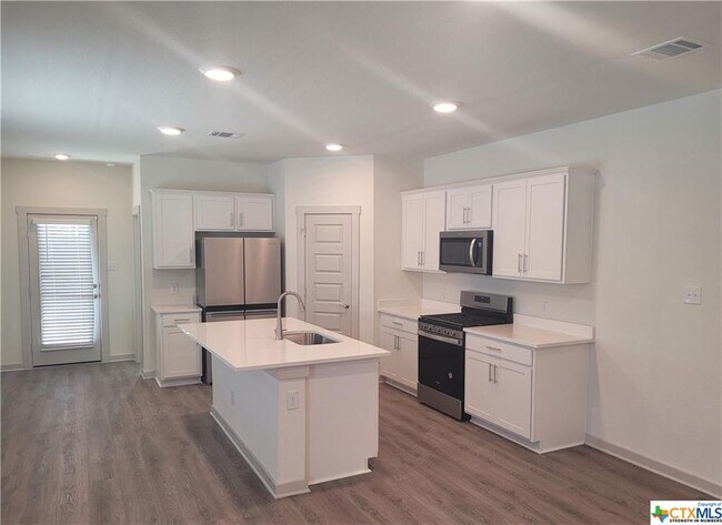 Foto del edificio - 219 N Comanche St