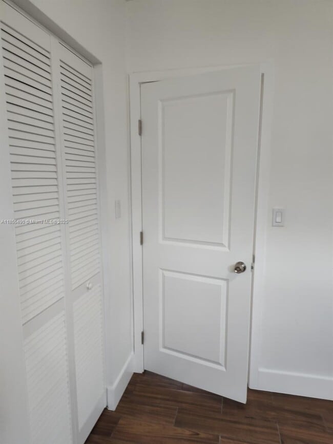Building Photo - 655 Eldron Dr