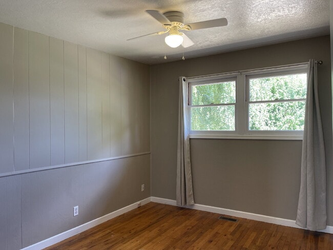 Building Photo - Spacious 3-Bedroom Home with Bonus Room & Two-Car Garage