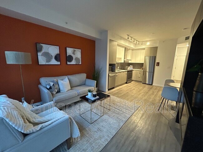 Building Photo - 1775 Chapman Pl