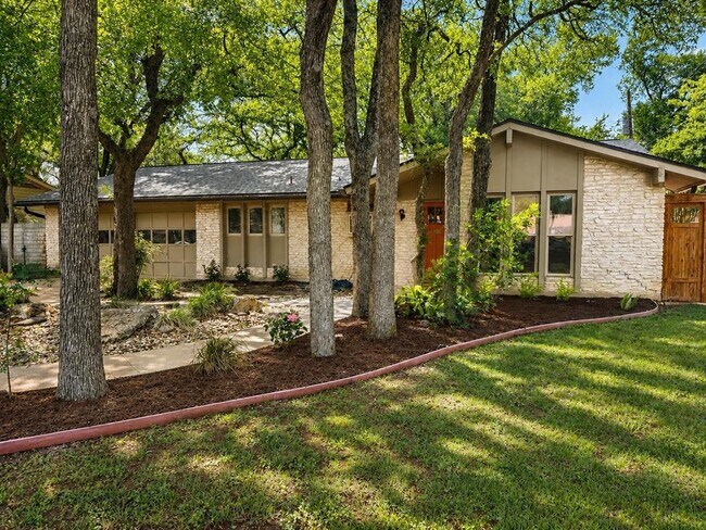 Foto del edificio - 12904 Trailwood Rd