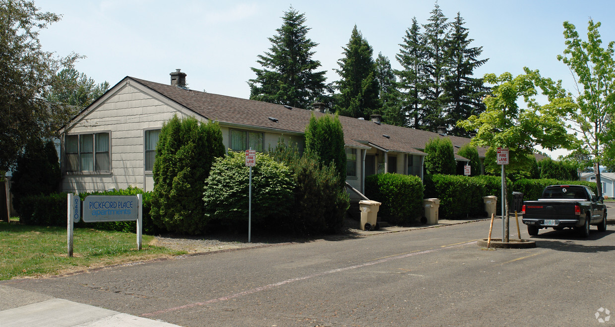 Primary Photo - Pickford Place Apartments