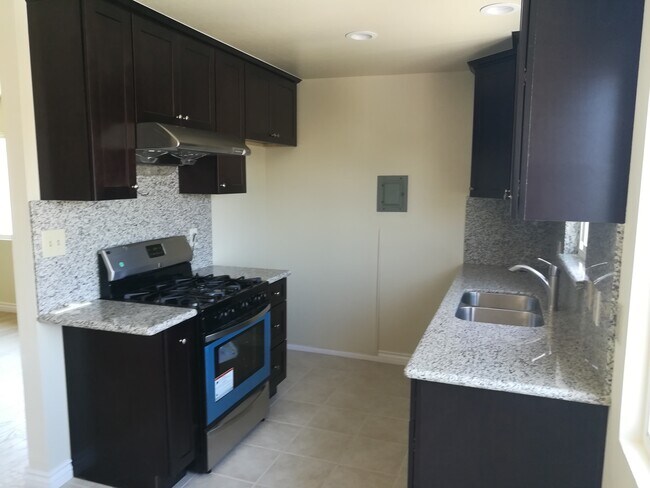 Foto del edificio - 325 W Norwood Pl