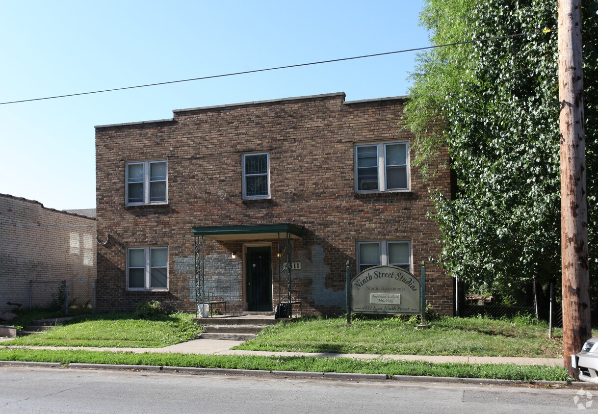 Building Photo - 4511 E 9th St