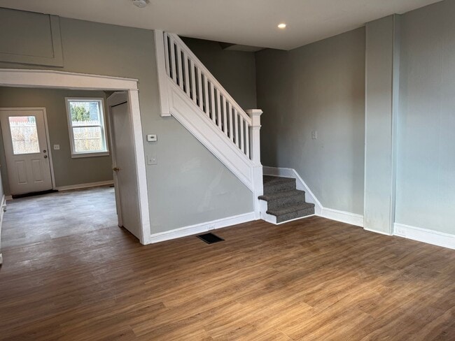 Building Photo - Beautiful 3 Bedroom Home with a Bonus Room in Lancaster City!