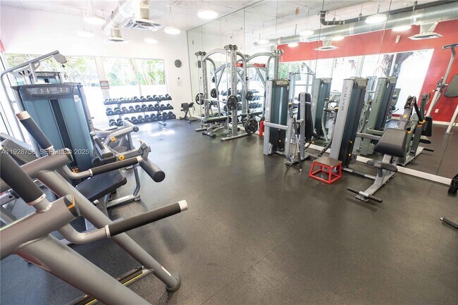 Foto del edificio - 777 NE 62nd St