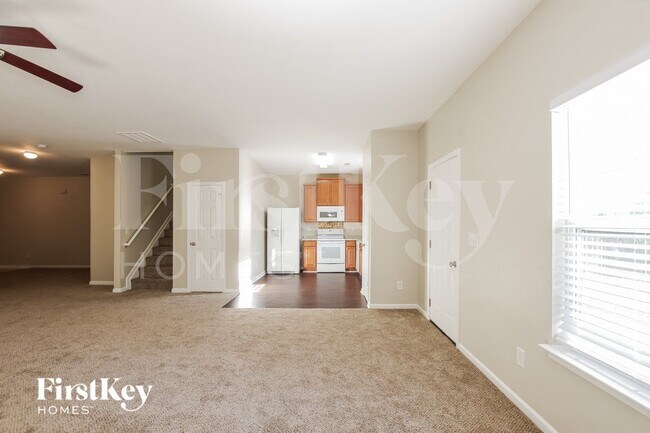 Foto del edificio - 15607 Lakepoint Forest Dr