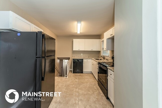 Building Photo - 1717 Bobolink Ln NE