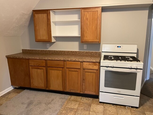 Foto del edificio - Recently Updated - Upper One Bedroom with Washer/Dryer!