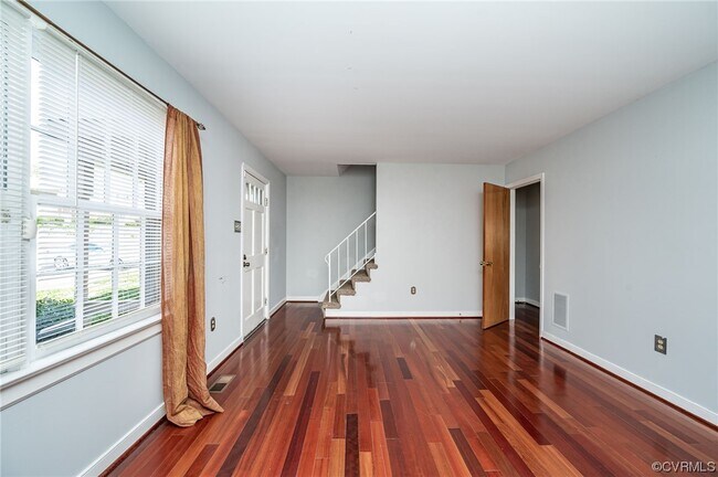 Building Photo - 3021 Waddington Dr
