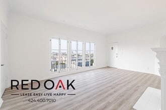 Building Photo - 312 3/4 N Mariposa Ave