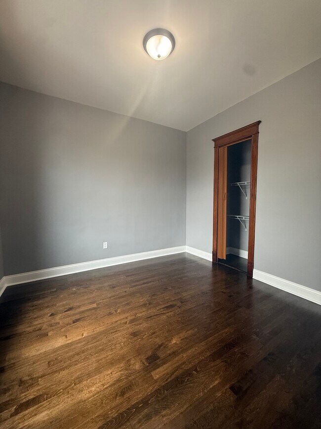 Foto del edificio - 5714 W Cermak Rd