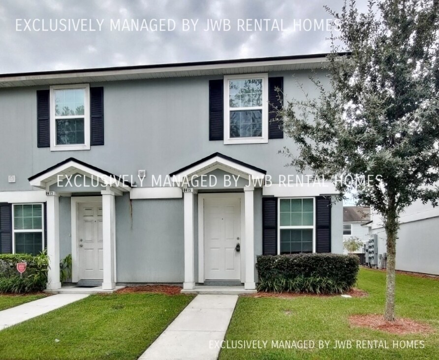 Foto principal - 8415 McGirts Village Ln