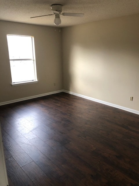 Building Photo - 2231 Forest Lake Dr