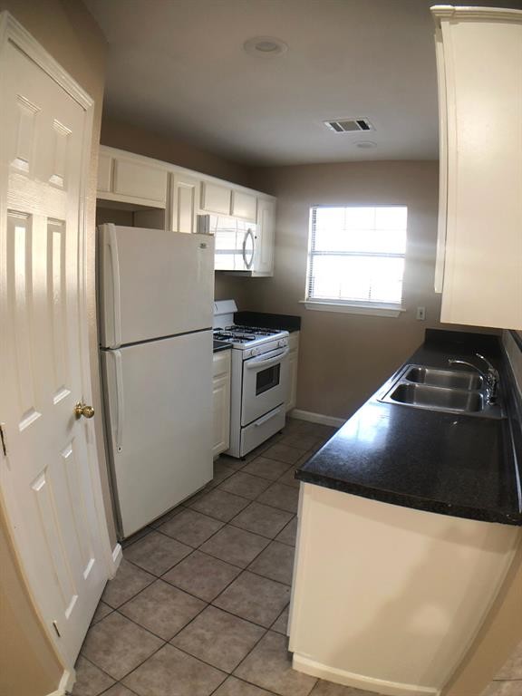 Building Photo - 14543 Woodforest Blvd