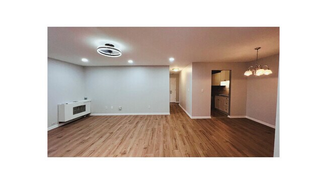Foto del edificio - 566 Somerset Ln