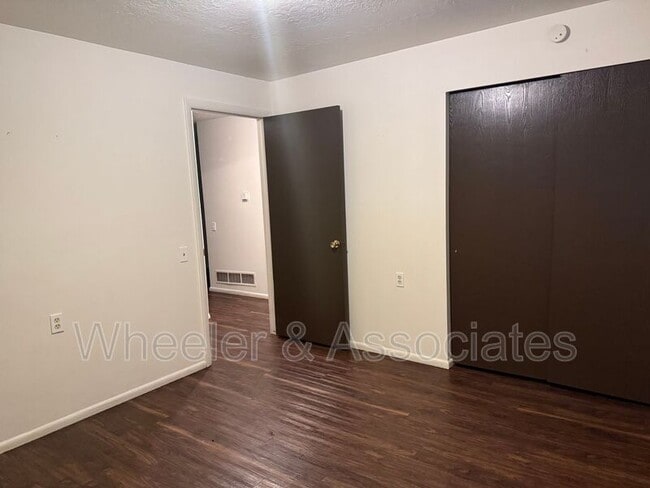 Building Photo - 2650 Jefferson Ave