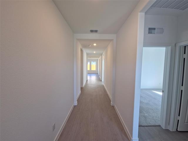 Foto del edificio - 925 Raintree Rd