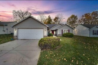 Building Photo - 3136 Stratus Dr