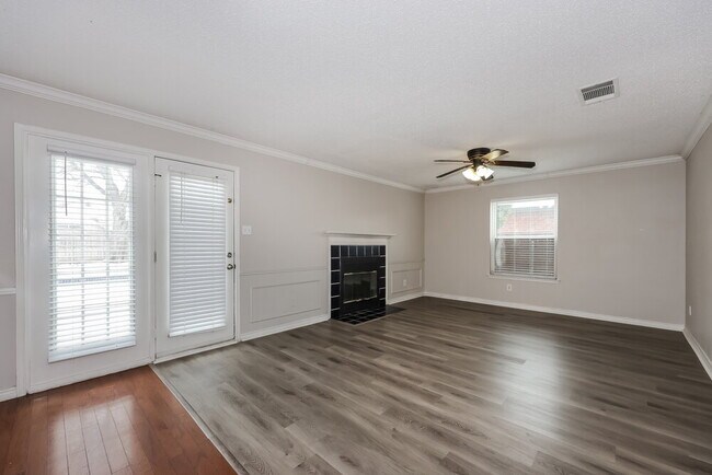 Foto del edificio - 5024 Flat Creek Dr