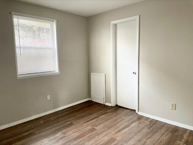 Foto del edificio - 497 Julien Cir