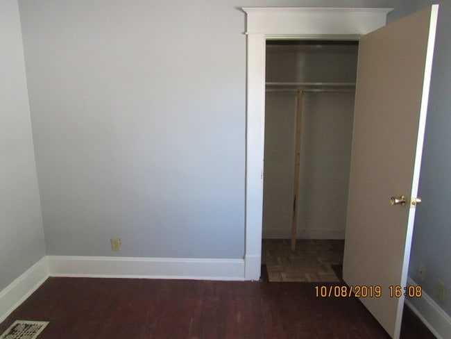 Building Photo - SECTION 8 ACCEPTED - 847 N Dearborn St