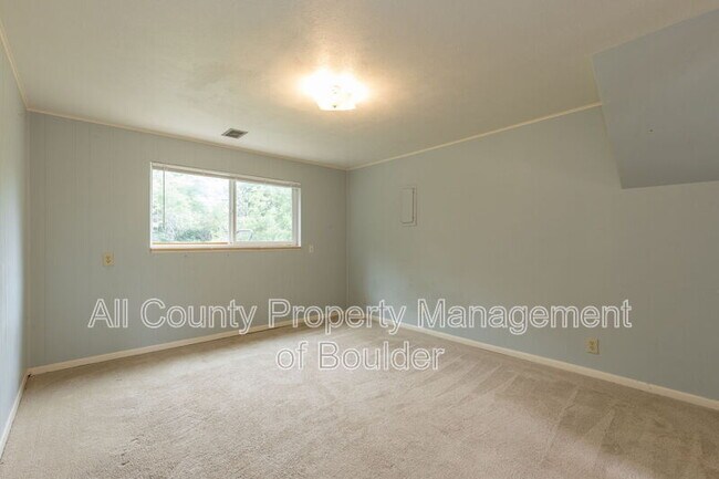 Building Photo - 1030 Miami Way