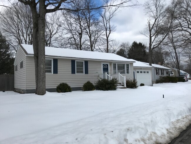 Building Photo - 118 Pako Ave