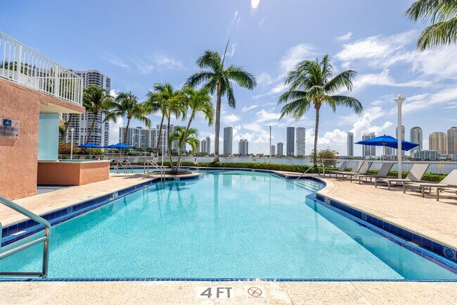 Foto del edificio - 3370 NE 190th St