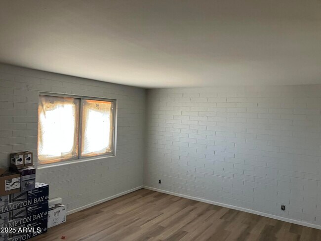 Building Photo - 4641 S 17th Pl