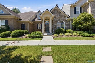 Building Photo - 1003 Scarlet Woods